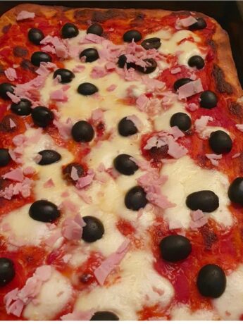 pizza prosciutto e olive